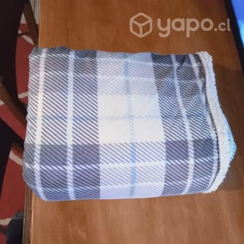 Manta Para Perrito Forrada. Metro san Alberto Hurt
