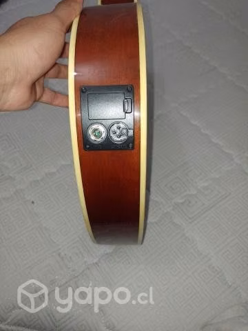 Guitarra electroacústica Freeman