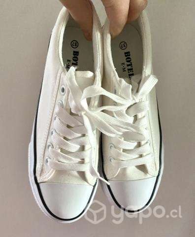 Zapatillas blancas nuevas - Imagen 3