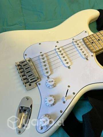 Guitarra squier + marshall mg15gold - Imagen 3