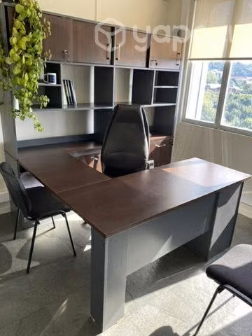 Mueble escritorio con 3 sillas para oficina - Imagen 3