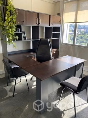 Mueble escritorio con 3 sillas para oficina - Imagen 2