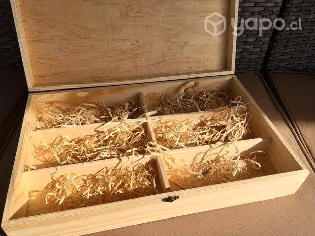 Cajas de Madera con Copas de Vino incluidas