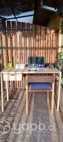 Escritorio de madera