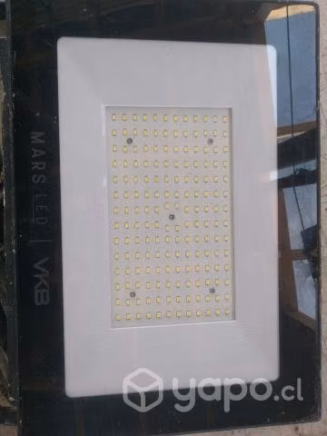 led de 150 w casi nuevo
