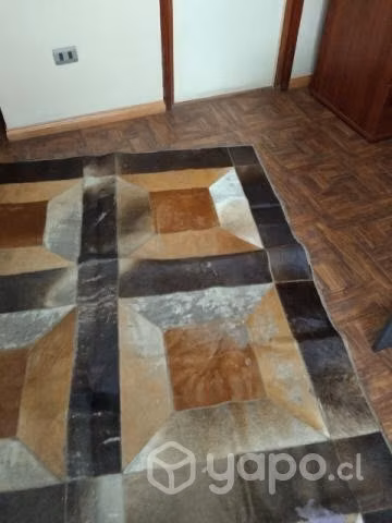 Alfombra de cuero 2×3 usada