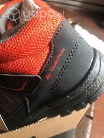 zapatillas de niño, marca Quechua.