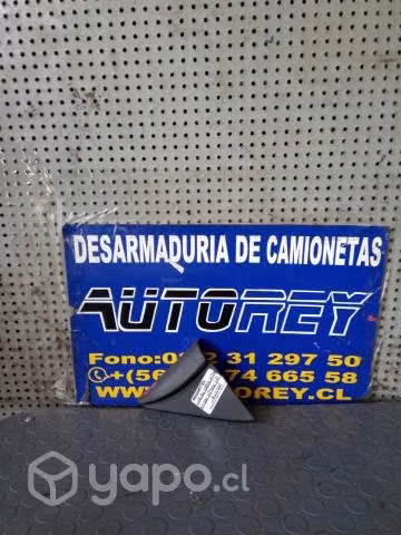 Moldura interior espejo derecho Nissan NP300