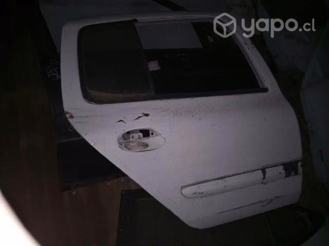 Puerta trasera derecha nissan platina