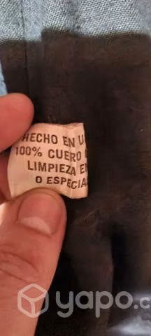 Casaca de cuero negro