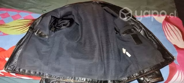 Casaca de cuero negro