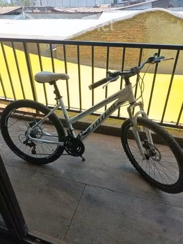 Bicicleta aro 26 marca TOTEM poco uso - Imagen 3
