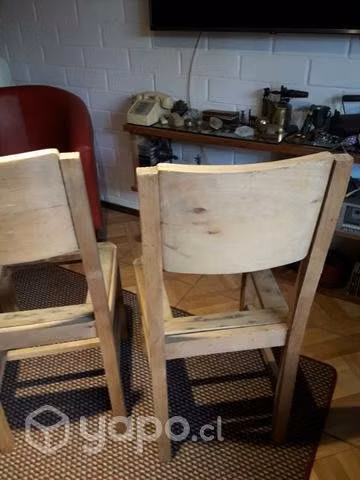 Sillas antiguas en madera noble listas para tapiza