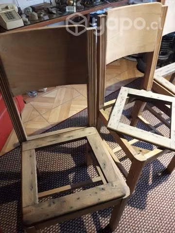 Sillas antiguas en madera noble listas para tapiza