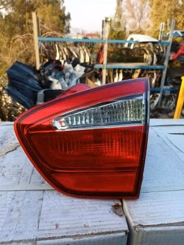 Foco maleta kia rio 5 2015 usado
