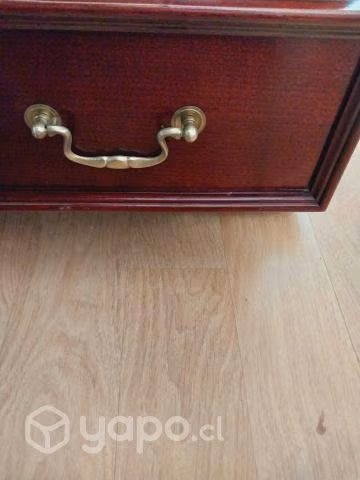 Bello mueble antiguo con ruedas - Imagen 4