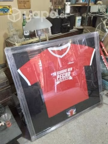 Camiseta autografiada por chupete suazo