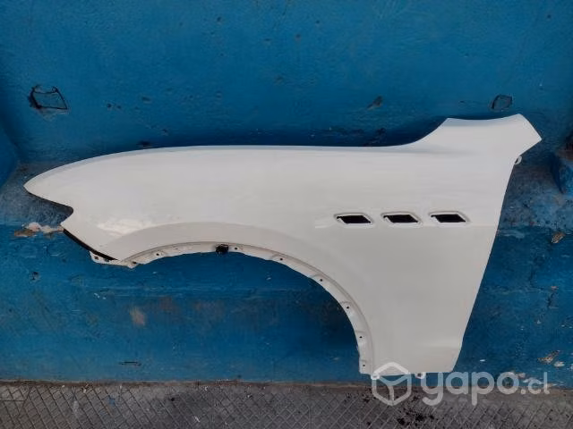 Tapabarro izq Maserati levante 2018-2022