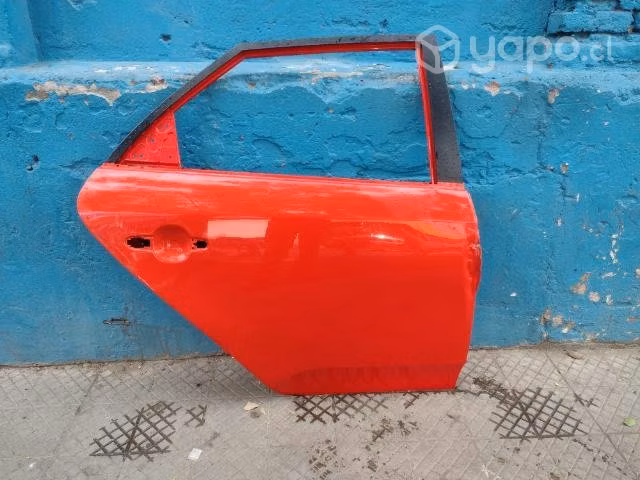 Puerta trasera der Kia Cerato 2010-2013