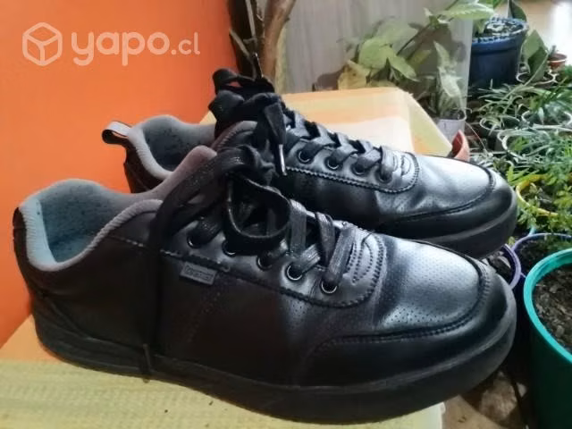 Zapatillas negro