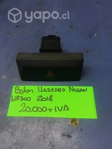 Boton hazard Nissan NP300