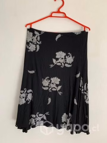 Conjunto polera y falda elasticado talla XS-S, MNG