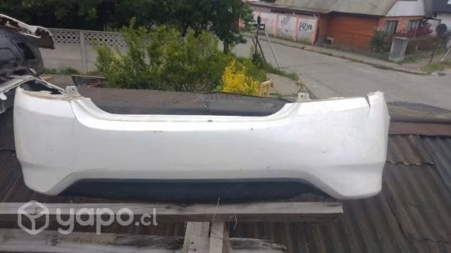 Parachoque trasero Nissan Versa 2017