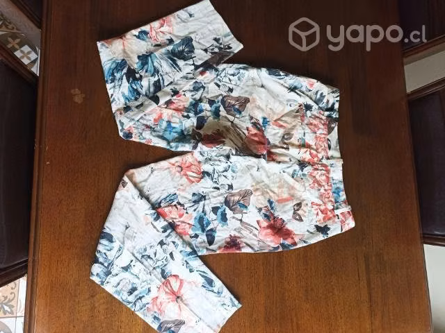 Pantalón ZARA talla 36 floreado