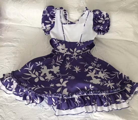 Vestido de Huasa y abrigo de polar talla 10