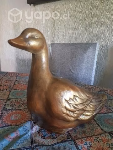 Bello pato de cerámica