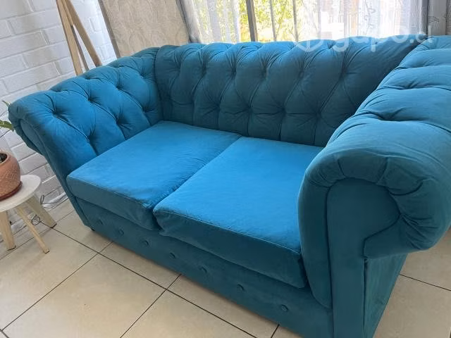 Sofá capitone casi nuevo