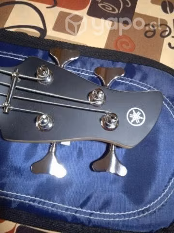 Bajo Yamaha Trbx dark pasivo 4 cuerdas con funda