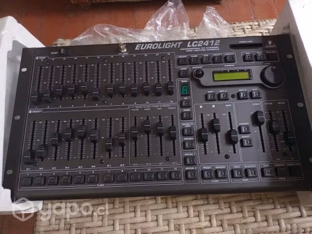 Consola Eurolight LC2412 Nueva