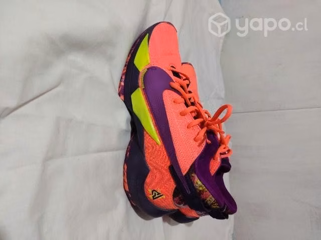Zapatillas basket zoom freak 2
