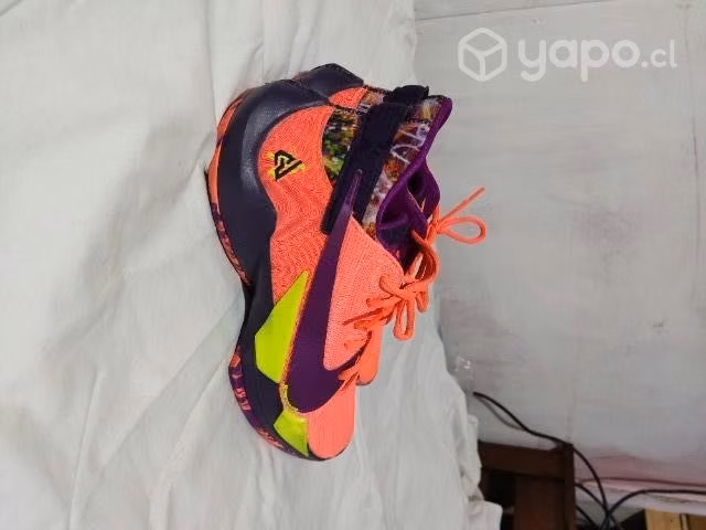 Zapatillas basket zoom freak 2