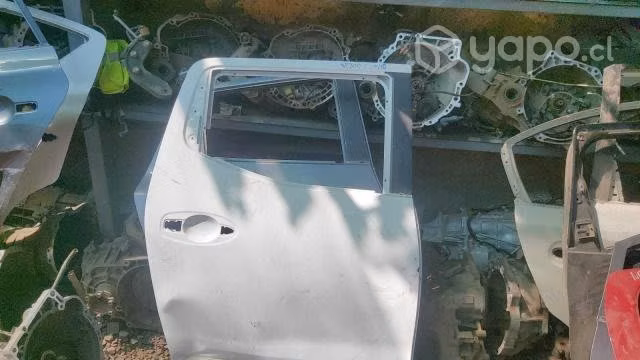 Puerta trasera derecha nissan np300 original