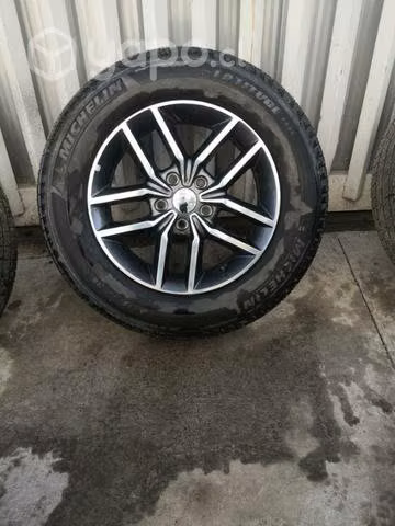 Llanta con neumatico jeep cherokee 2020