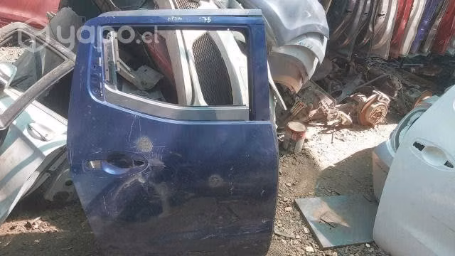Puerta trasera derecha nissan np300 original