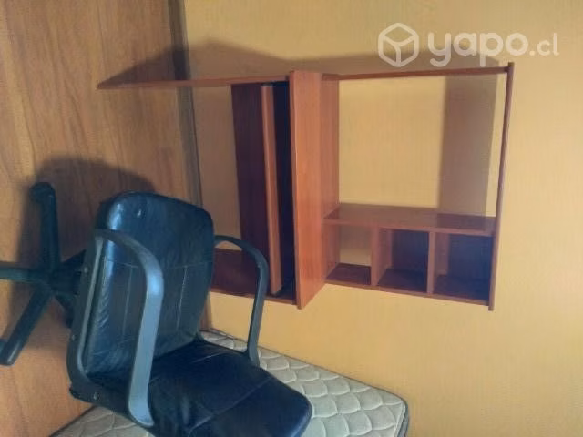 Escritorio niño + silla de regalo