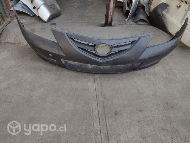 Parachoque del Mazda 