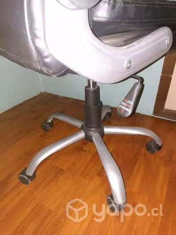 Silla ejecutiva, usada en buen estado