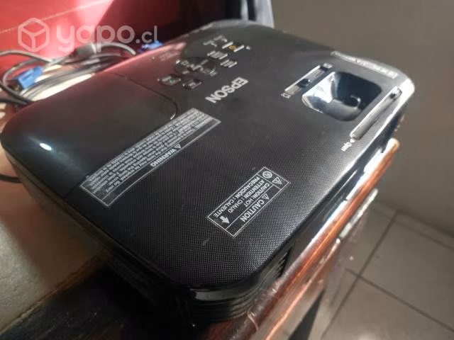 Proyector Epson con telón