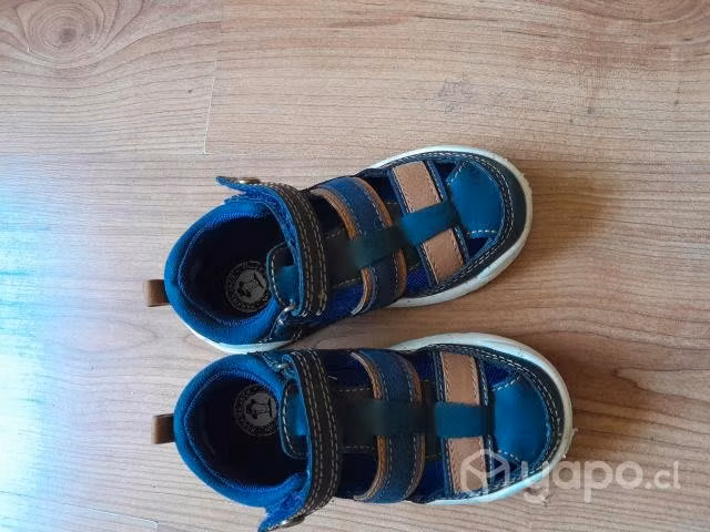 Zapatos diferentes tallas 19, 20, 21,22 y 24