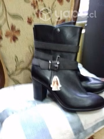 Botines negros Hush Poppy