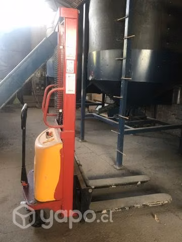 Elevador para pallets y bins motorizado