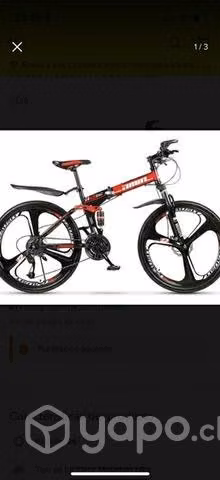 Bicicleta montaña con casco y luces