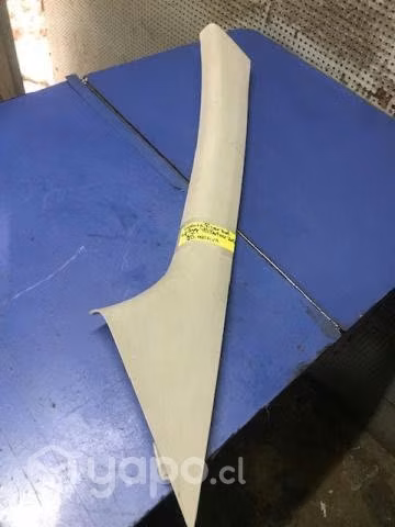 Tapiz cubre pilar delantero sup izq Peugeot Partn