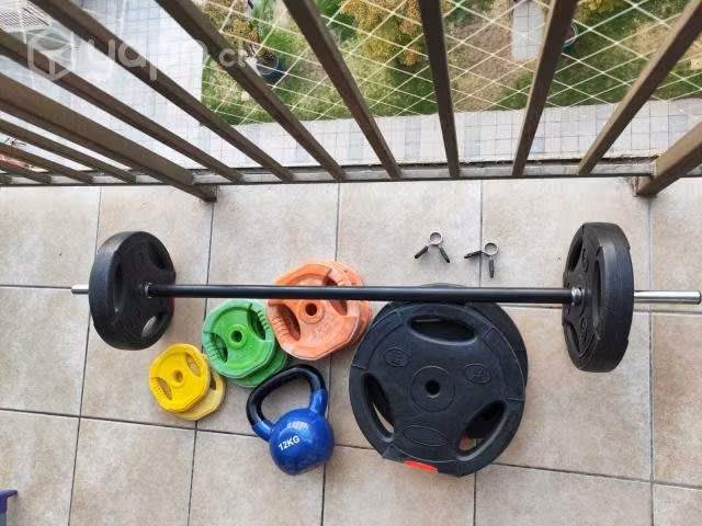 Body Pump, kettlebell, disco, pesas