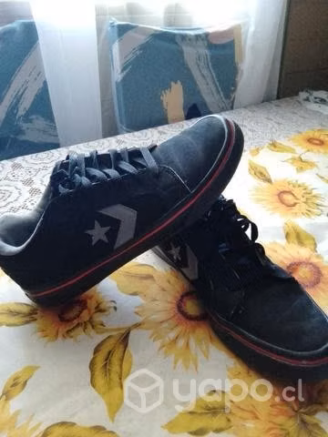 (Zapatillas Converse talla 41)