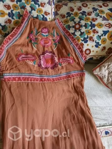 Bello vestido UMBRALE bordado talla M largo